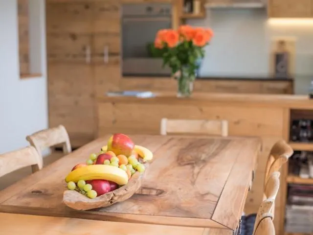 Appartement Edelweiss Mira Neiv *