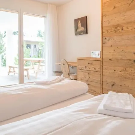 Edelweiss Mira Neiv * 弗利姆斯